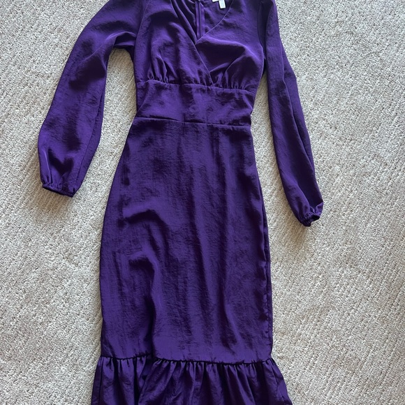 Dress small - Picture 2 of 3